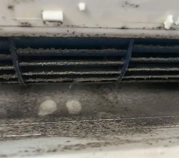 汉源空调吹的风有股烧焦味是怎么回事